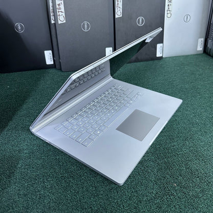 Microsoft Surface Book - 10th Gen. Intel Core i7 - 256GB SSD - 16GB RAM - 6GB Nvidia GeForce GTX - Keyboard Light
