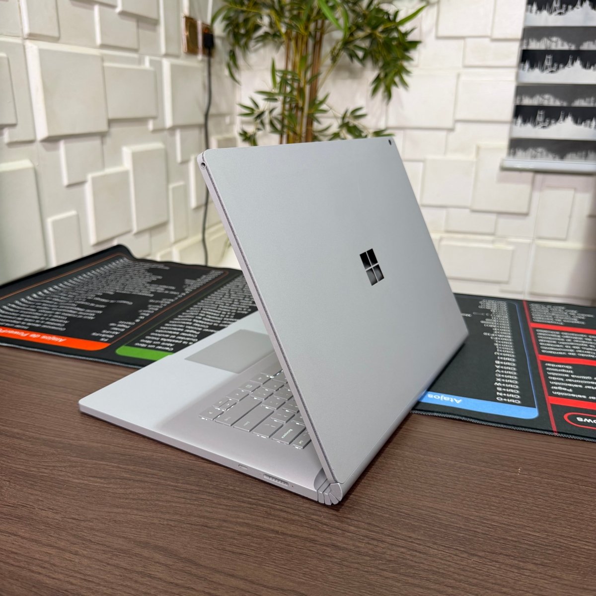 Microsoft Surface Book 2 | 8th Gen Intel Core i7 | 16GB RAM | 512GB SSD | Touchscreen | Backlit Keyboard