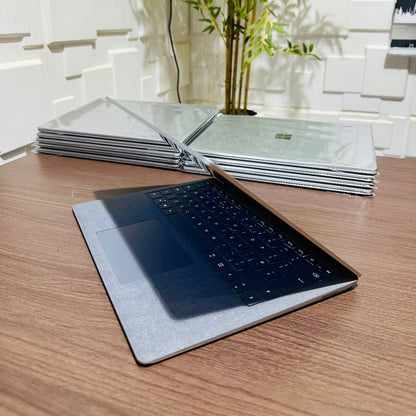 Microsoft Surface Laptop 3 - 10th Gen. Intel Core i5 - 256GB SSD - 8GB RAM - Keyboard Light - Touchscreen