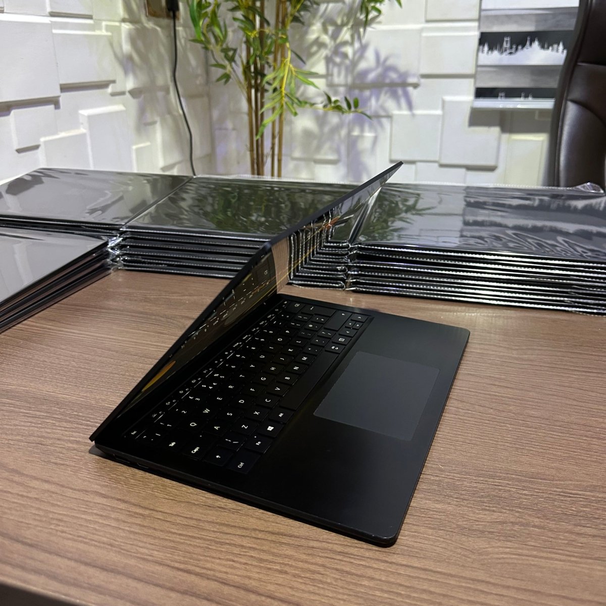 Microsoft Surface Laptop 3 - 10th Gen. Intel Core i7 - 256GB SSD - 16GB RAM - Keyboard Light - Touchscreen
