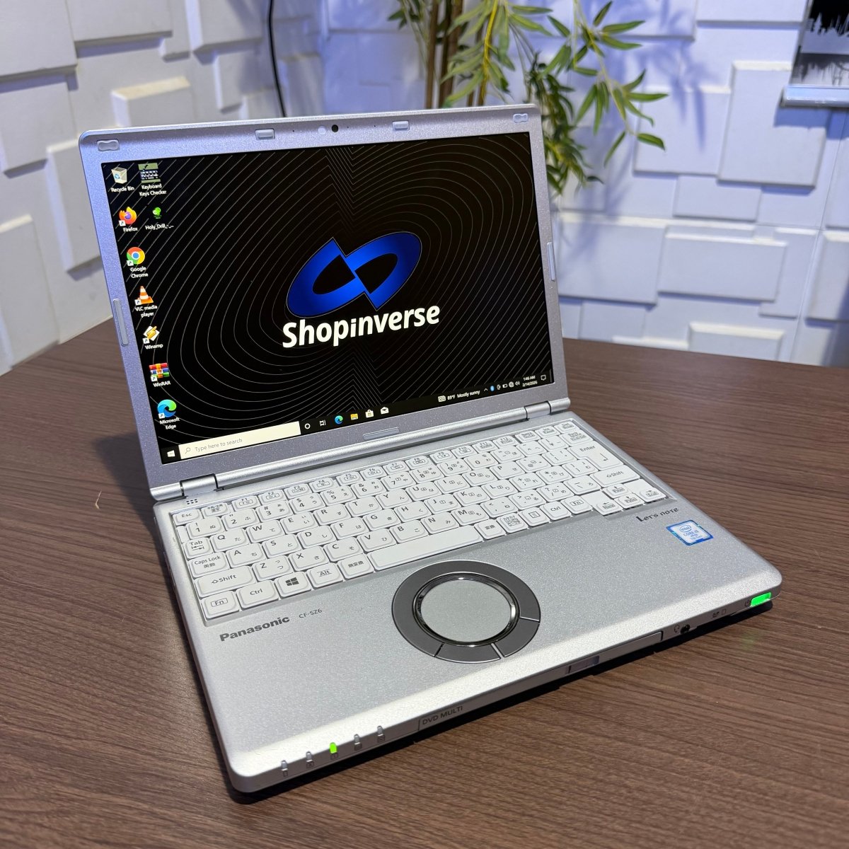 Panasonic CF - SZ6 - 7th Gen Intel Core i7 - 256GB SSD - 16GB RAM - (Minor body dent)