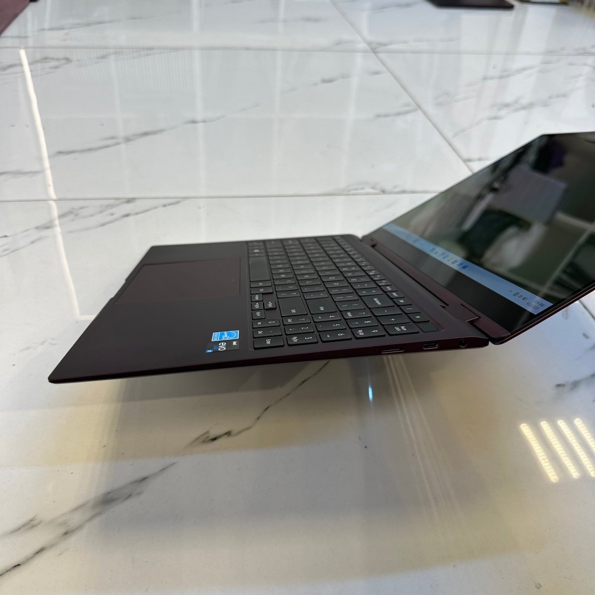 Samsung Galaxy Book 2 Pro 360 - 12th Gen. Intel Core i7 - 1TB SSD - 16GB RAM - Keyboard Light - Touchscreen