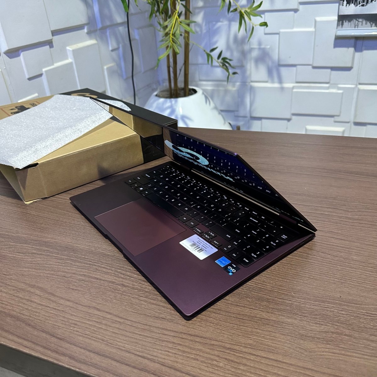 Samsung Galaxy Book 2 Pro 360 - 12th Gen. Intel Core i7 - 1TB SSD - 16GB RAM - Keyboard Light - Touchscreen