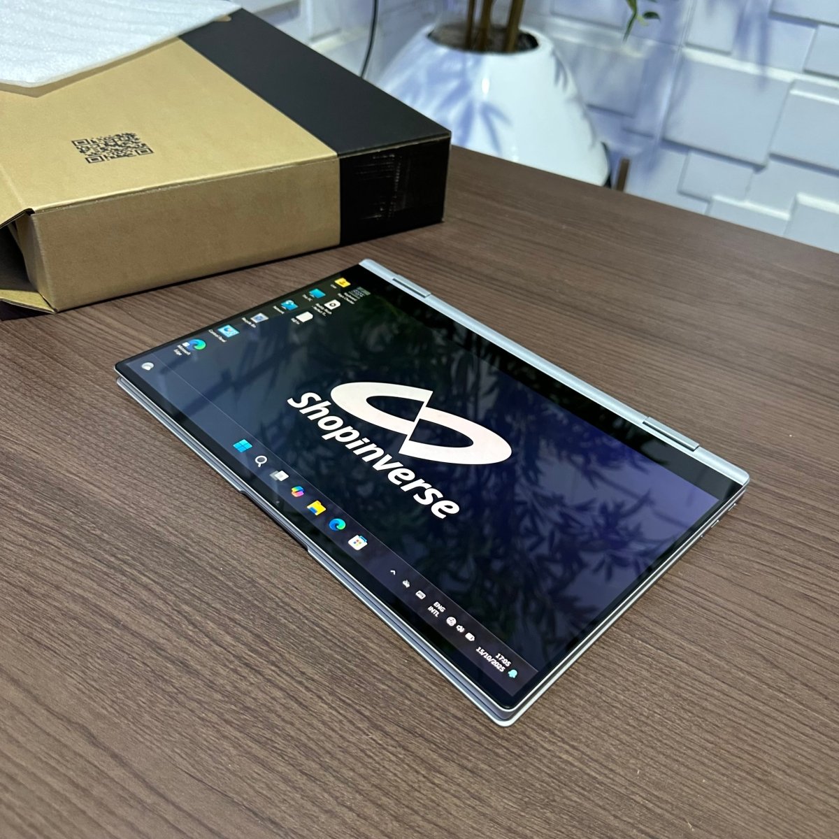 Samsung Galaxy Book 2 Pro 360 - 12th Gen. Intel Core i7 - 512GB SSD - 16GB RAM - Keyboard Light - Touchscreen