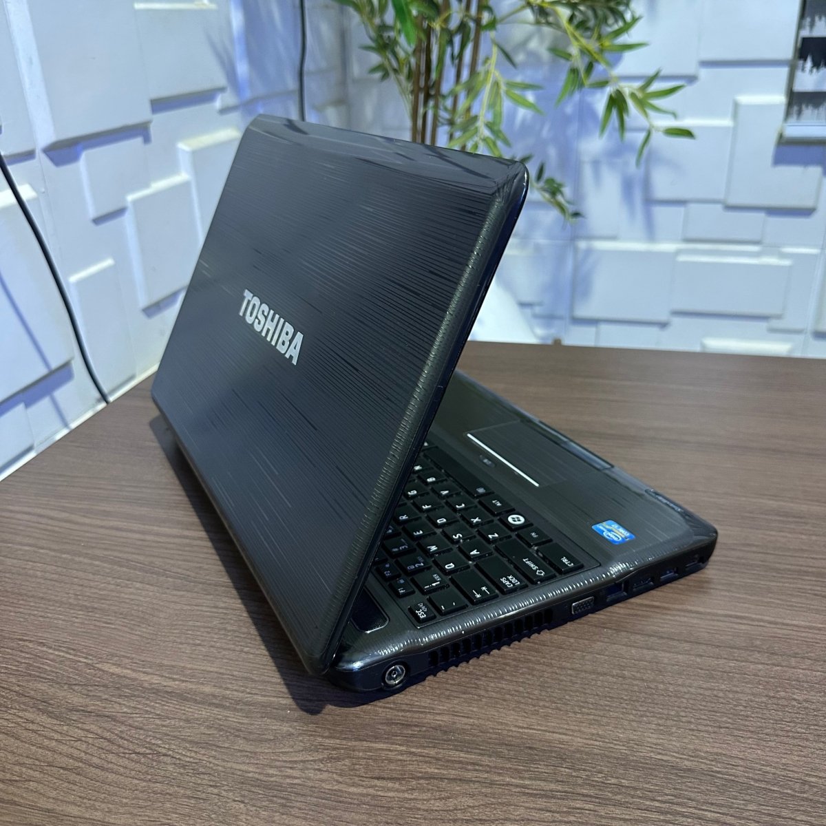 Toshiba Satellite P750 - Intel Core i7 - 500GB HDD - 6GB RAM - 1GB Nvidia Graphics