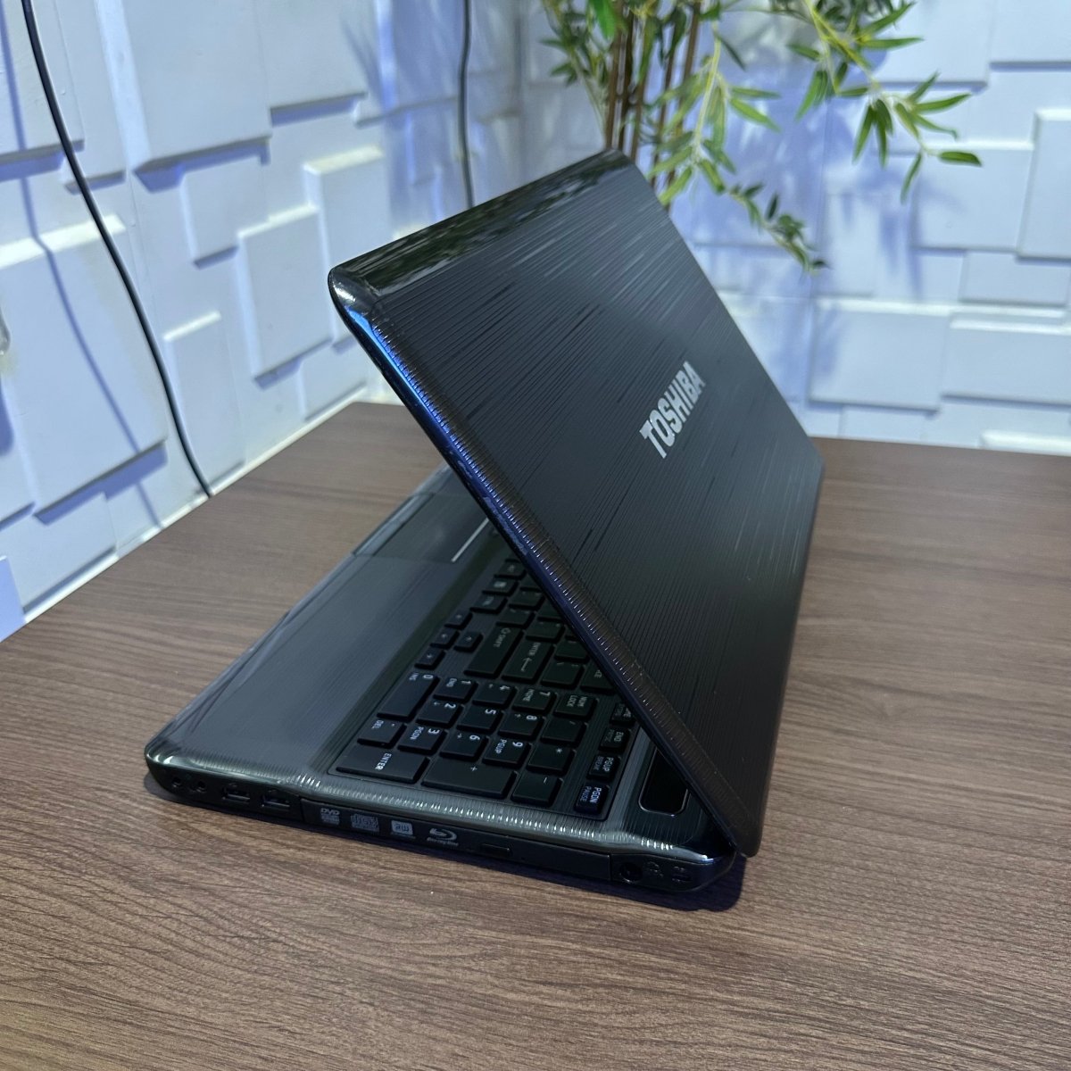 Toshiba Satellite P750 - Intel Core i7 - 500GB HDD - 6GB RAM - 1GB Nvidia Graphics