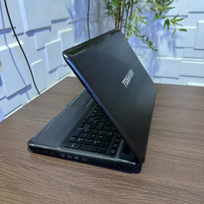 Toshiba Satellite P750 - Intel Core i7 - 500GB HDD - 6GB RAM - 1GB Nvidia Graphics